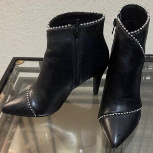 NEW NWOT APT 9 Pointed Silver Balls Boots/Shoes 3.5 in heel Sz 6